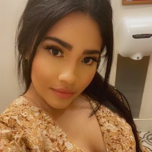 Meet your Posher, Paola